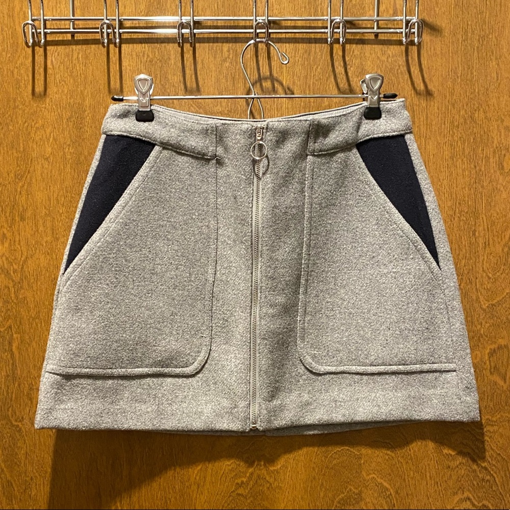Gray Zara Skirt with Navy Pockets and Front Zipper
